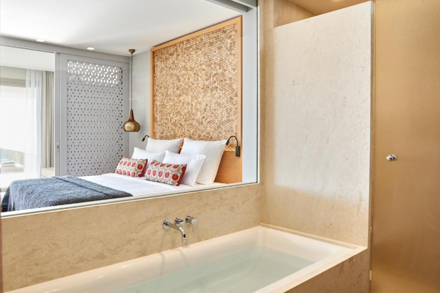 Elix, Mar-bella Collection